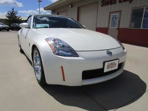 Another view of 2004 Nissan 350Z for sale in Tea, SD at Sioux Empire Automotive