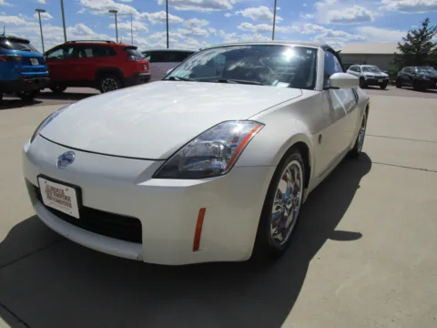 More photos of 2004 Nissan 350Z at Sioux Empire Automotive, SD