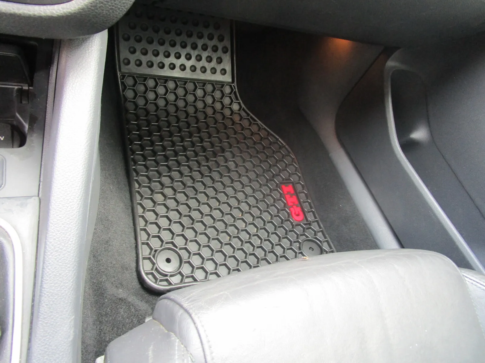 Volkswagen GTI photo 19