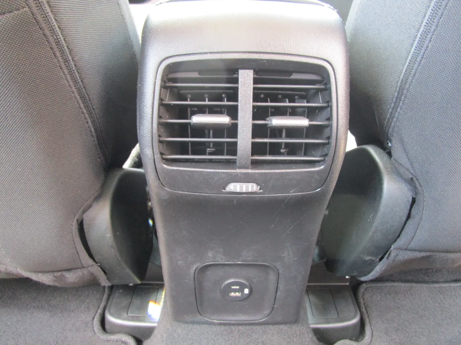 Ford Escape photo 16
