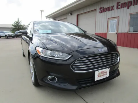 Another view of 2013 FORD Fusion SE for sale in Tea, SD at Sioux Empire Automotive