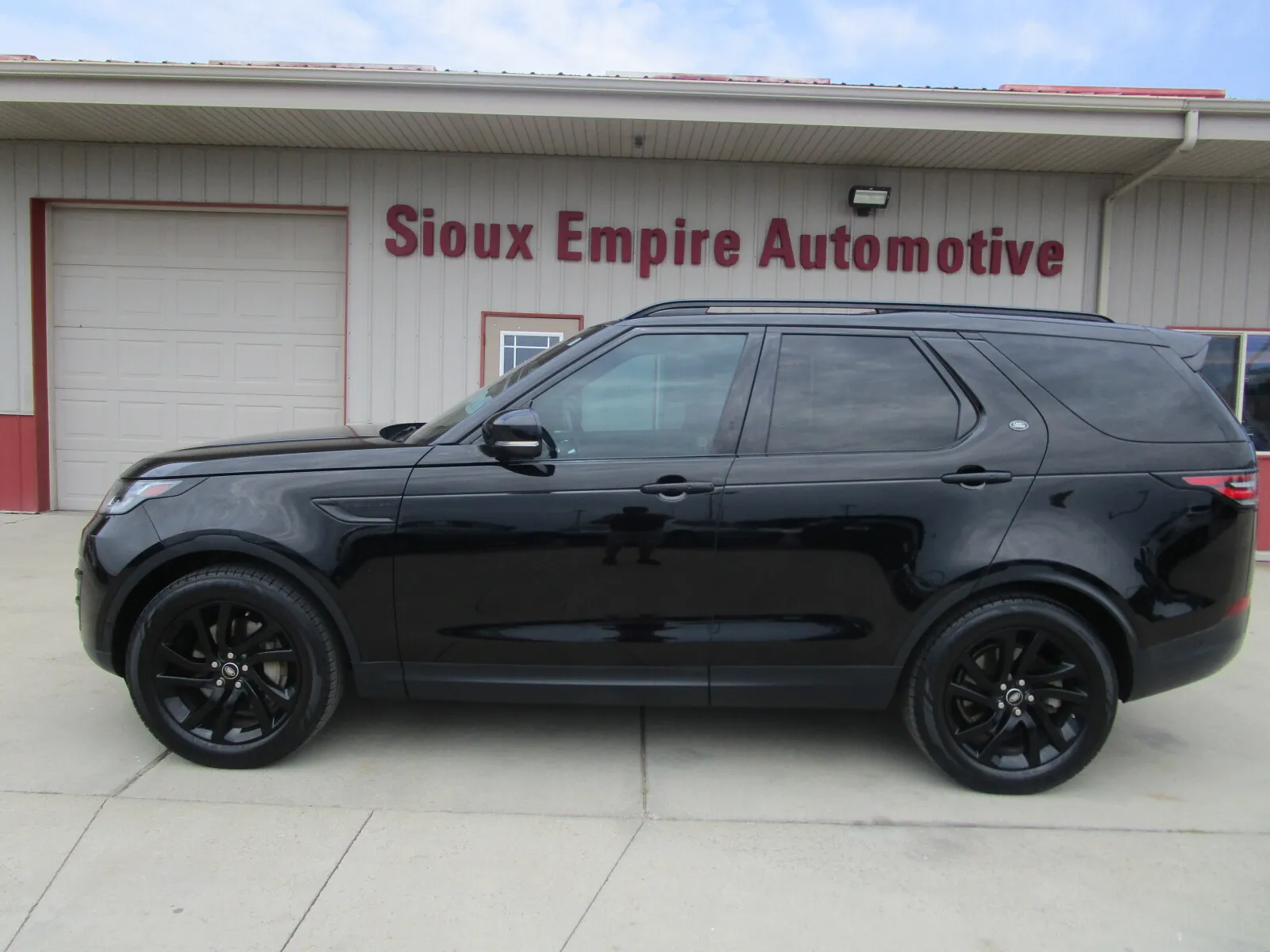 Land Rover Discovery photo 2
