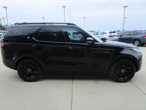 More photos of 2019 LAND ROVER Discovery HSE at Sioux Empire Automotive, SD