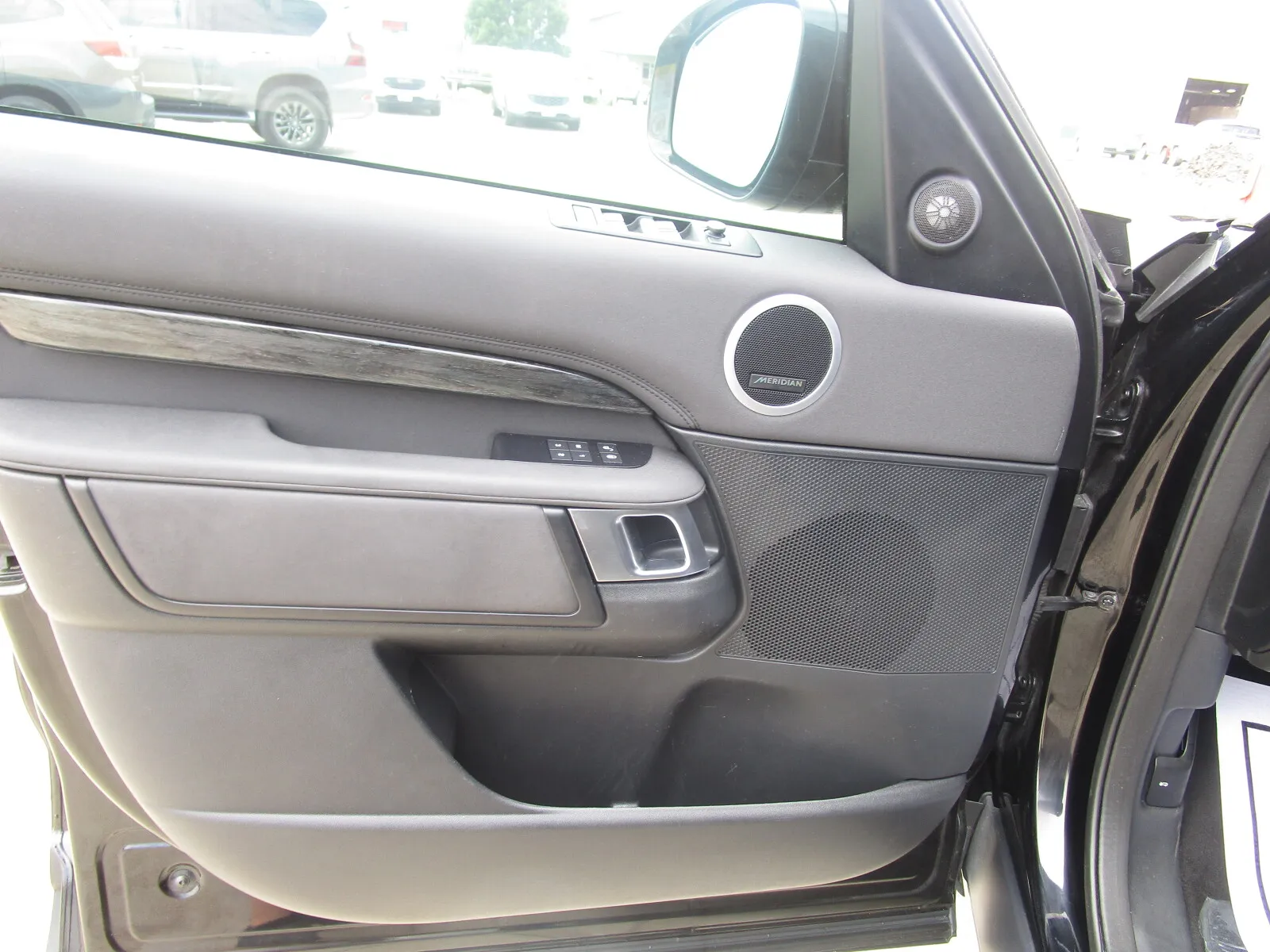 Land Rover Discovery photo 18