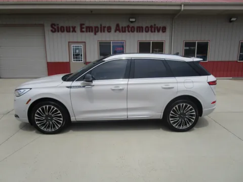 Photos of 2020 LINCOLN Corsair Reserve for sale in Tea, SD at Sioux Empire Automotive