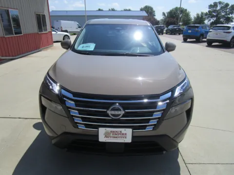 More photos of 2025 NISSAN/DATSUN Rogue SV at Sioux Empire Automotive, SD