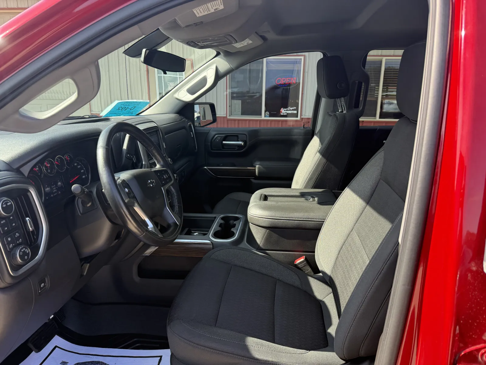 Chevrolet Silverado photo 12
