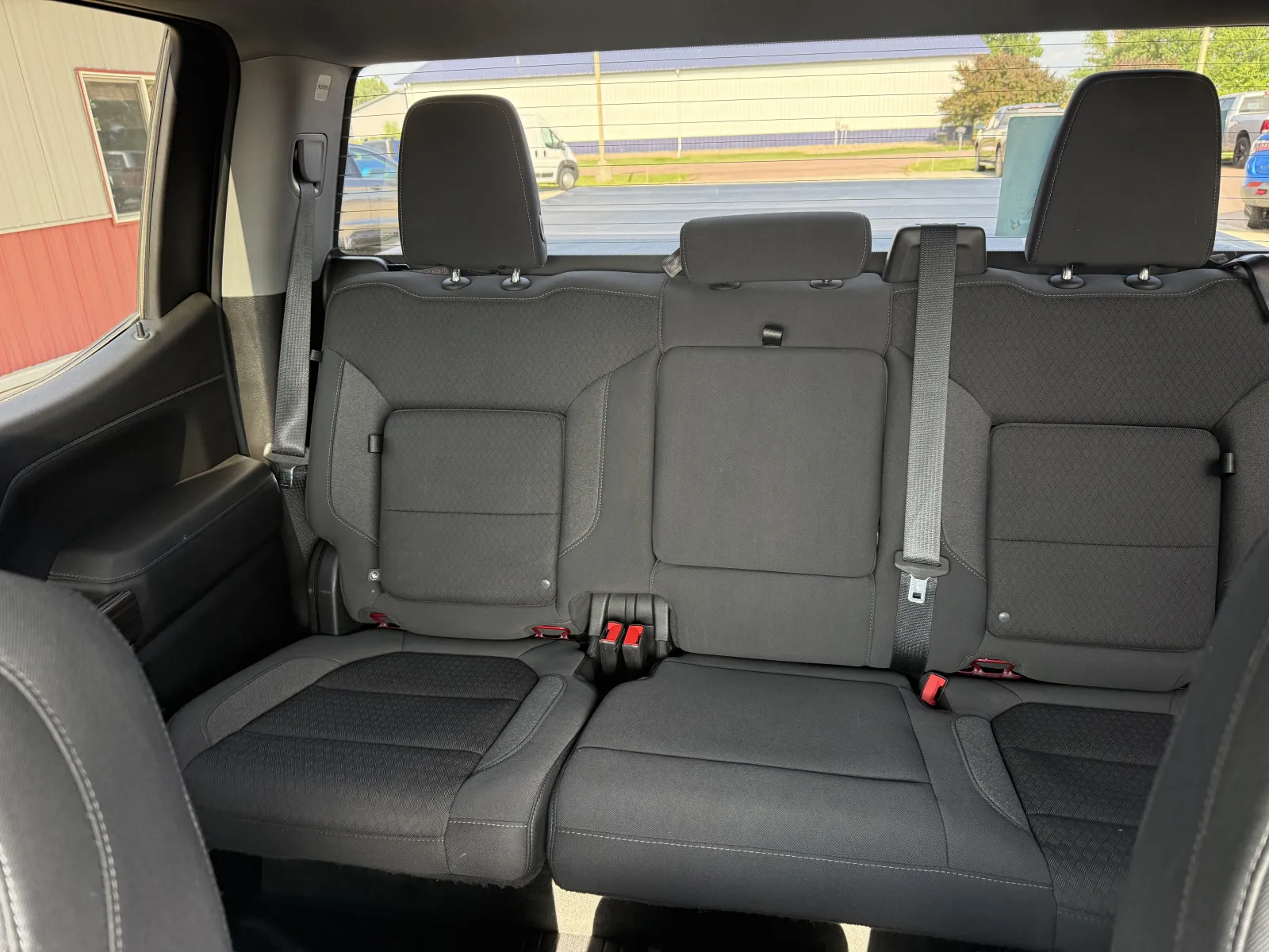 Chevrolet Silverado photo 18