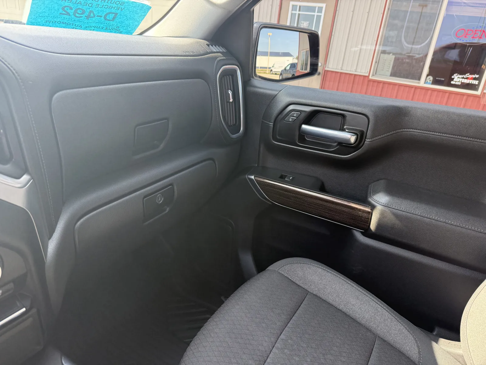 Chevrolet Silverado photo 19
