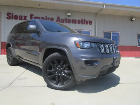 Gray 2019 JEEP Grand Cherokee Laredo for sale in Tea, SD