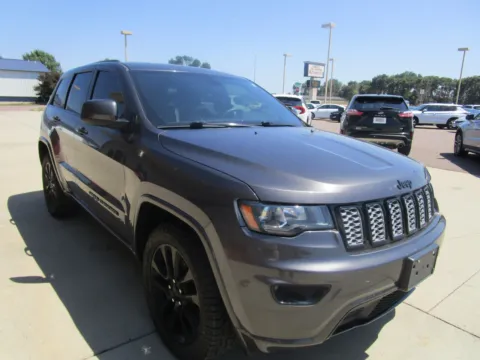 More photos of 2019 JEEP Grand Cherokee Laredo at Sioux Empire Automotive, SD