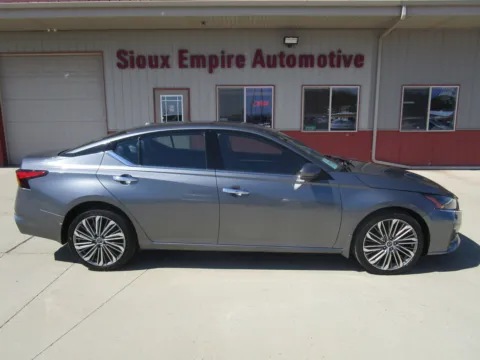 Photos of 2023 NISSAN/DATSUN Altima SL for sale in Tea, SD at Sioux Empire Automotive