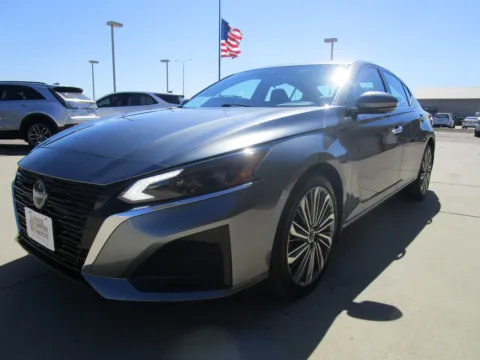 More photos of 2023 NISSAN/DATSUN Altima SL at Sioux Empire Automotive, SD