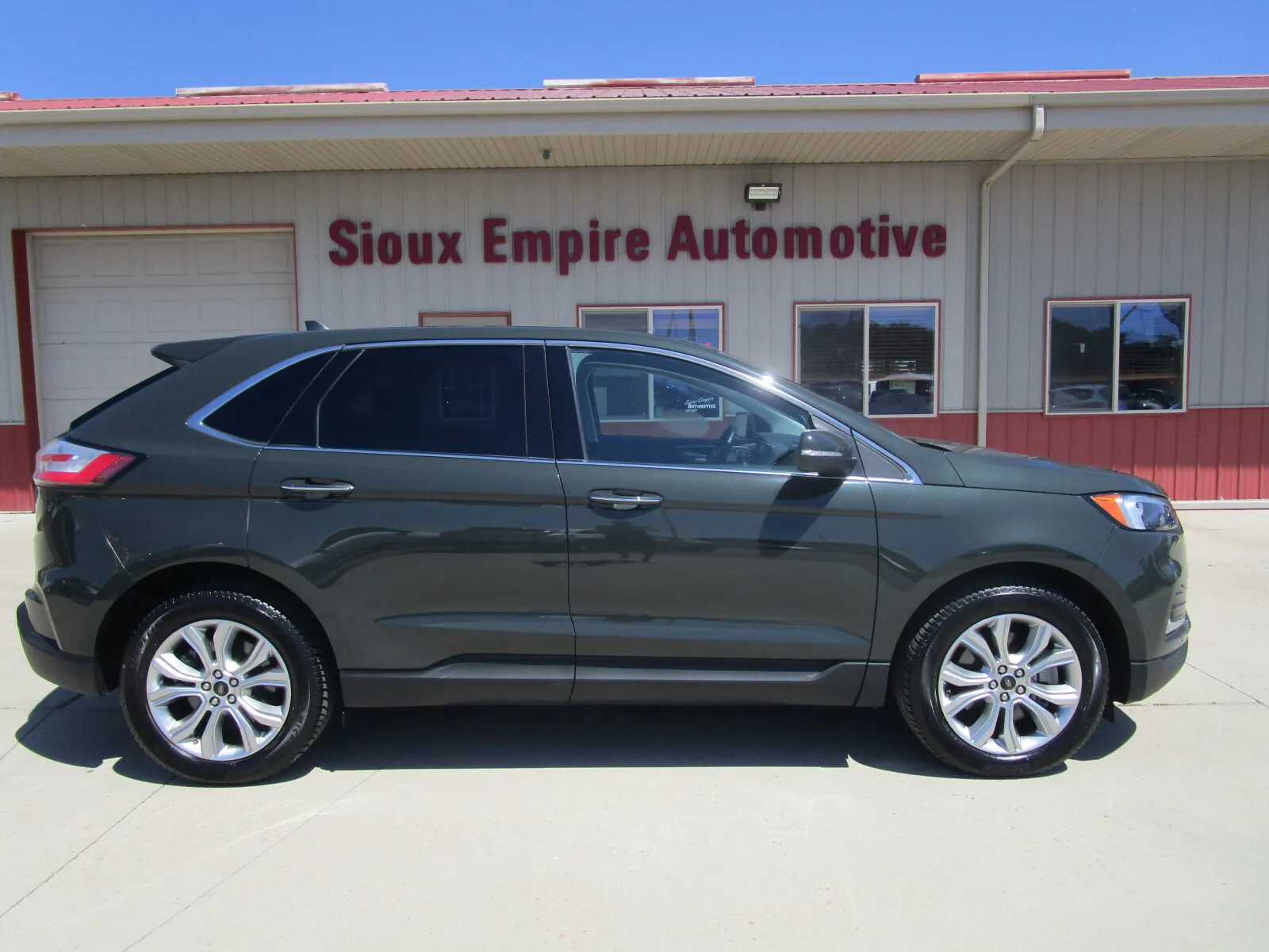 Ford Edge photo 2
