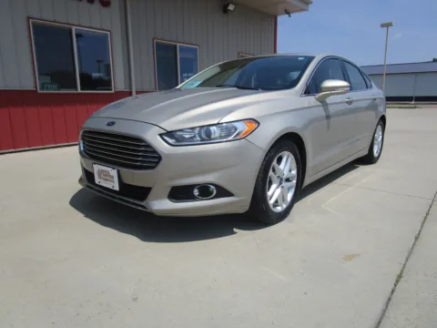 Another view of 2015 FORD Fusion SE for sale in Tea, SD at Sioux Empire Automotive
