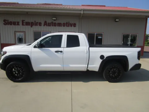 More photos of 2017 TOYOTA Tundra SR5 at Sioux Empire Automotive, SD