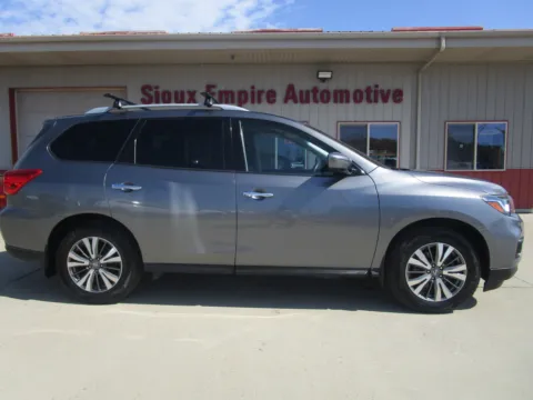 Photos of 2017 Nissan PATHFINDER SV for sale in Tea, SD at Sioux Empire Automotive