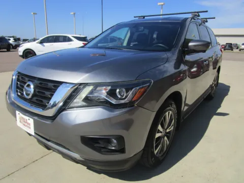 More photos of 2017 Nissan PATHFINDER SV at Sioux Empire Automotive, SD