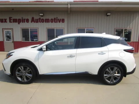 More photos of 2019 NISSAN/DATSUN Murano Platinum at Sioux Empire Automotive, SD
