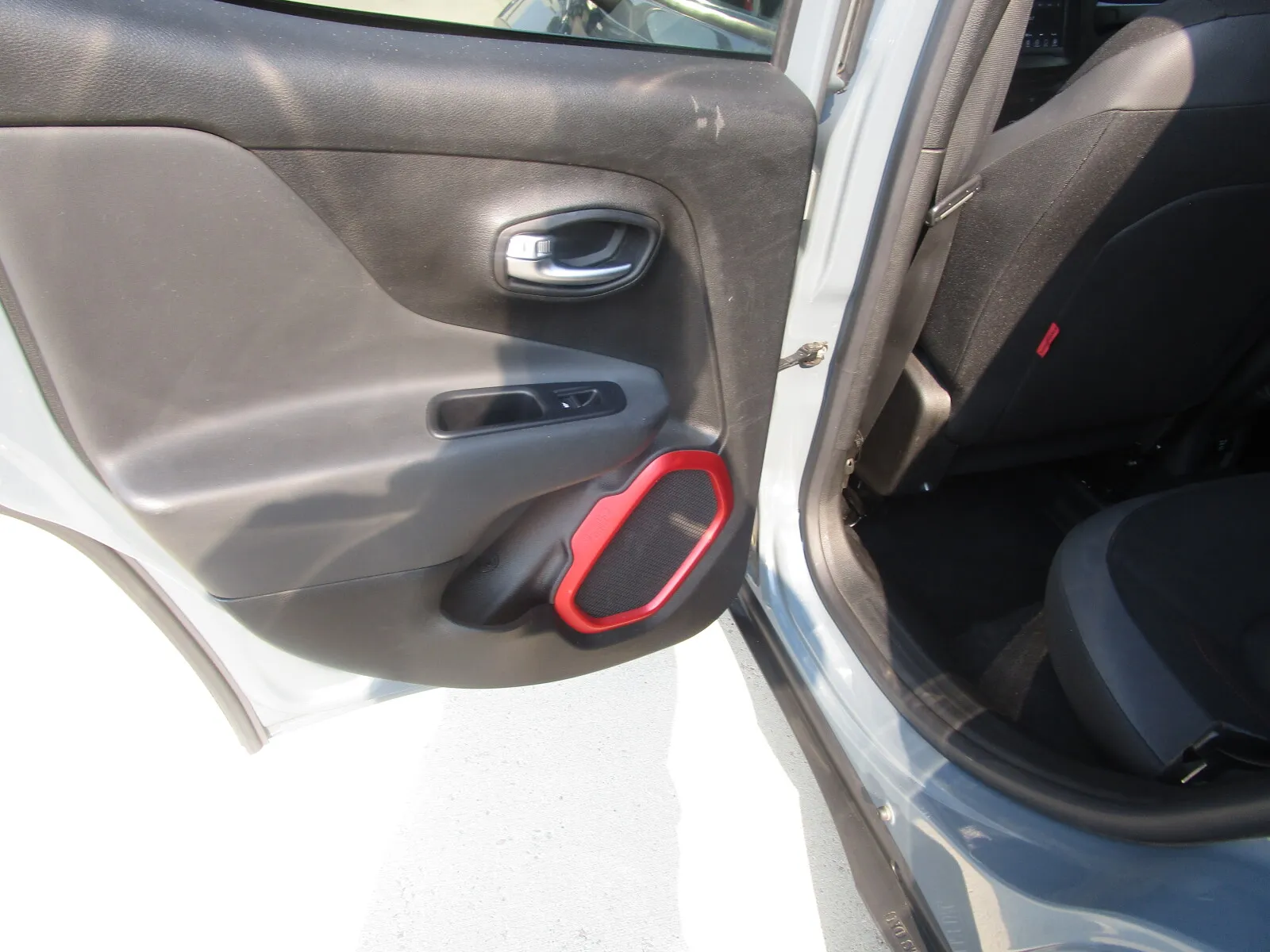 Jeep Renegade photo 11