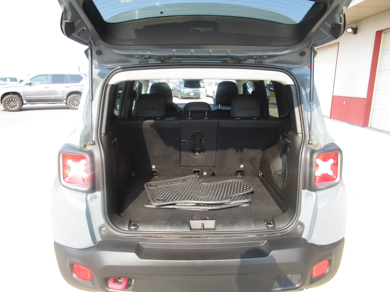Jeep Renegade photo 10