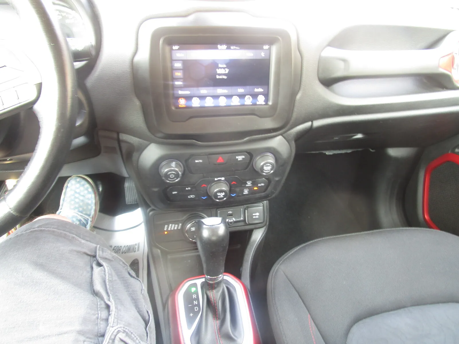 Jeep Renegade photo 14