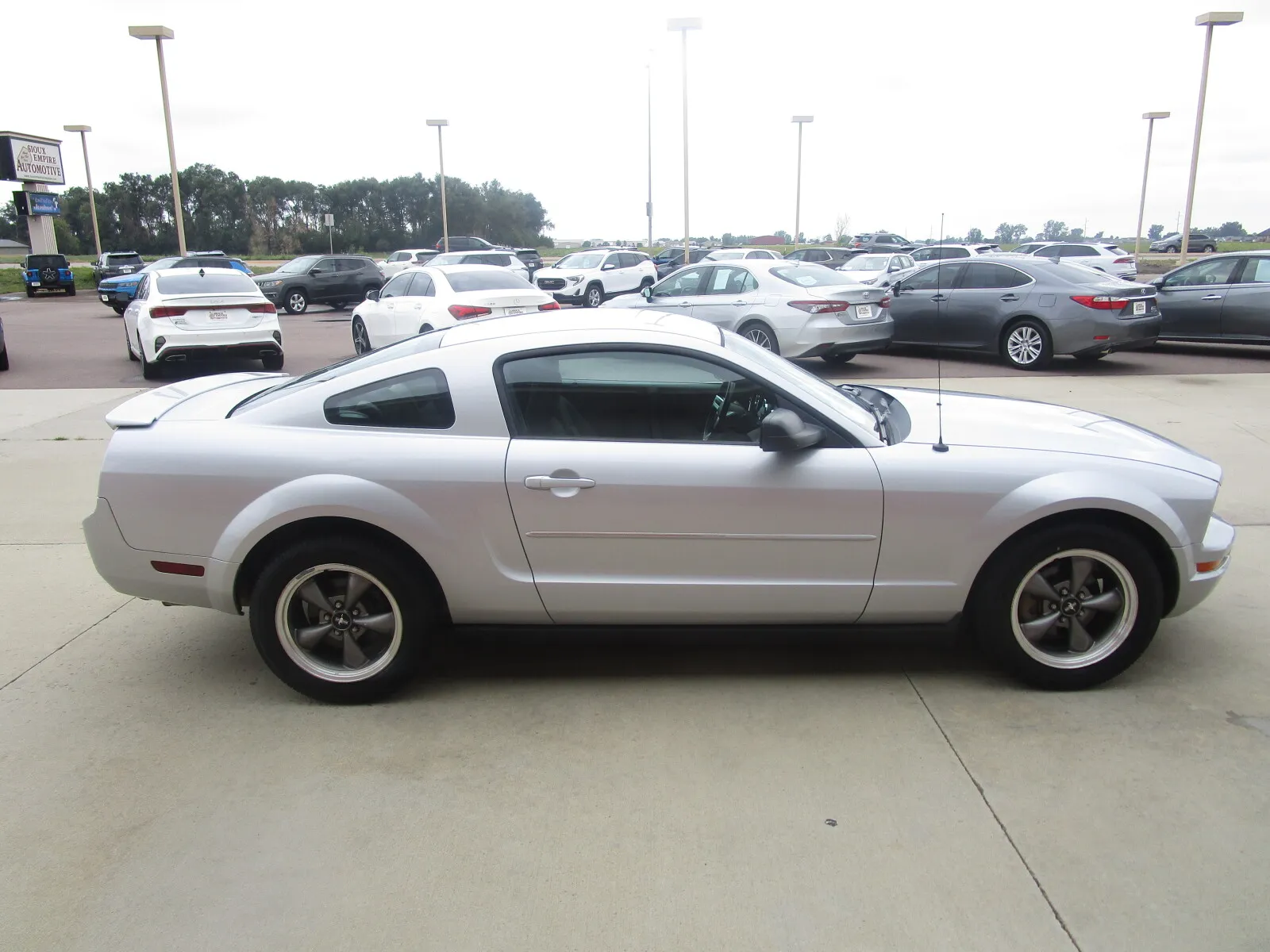 Ford Mustang photo 8
