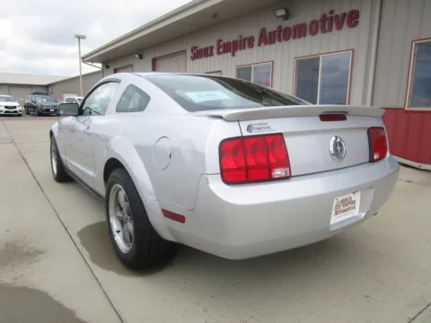 More photos of 2007 FORD Mustang at Sioux Empire Automotive, SD