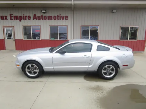 More photos of 2007 FORD Mustang at Sioux Empire Automotive, SD
