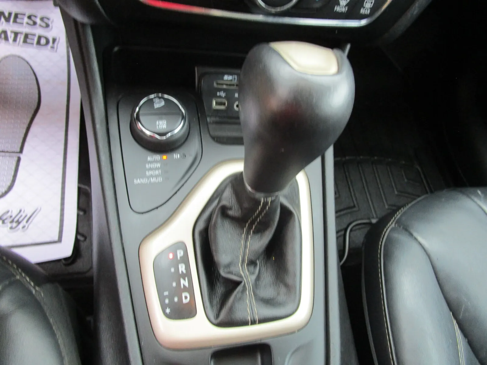 Jeep Cherokee photo 21