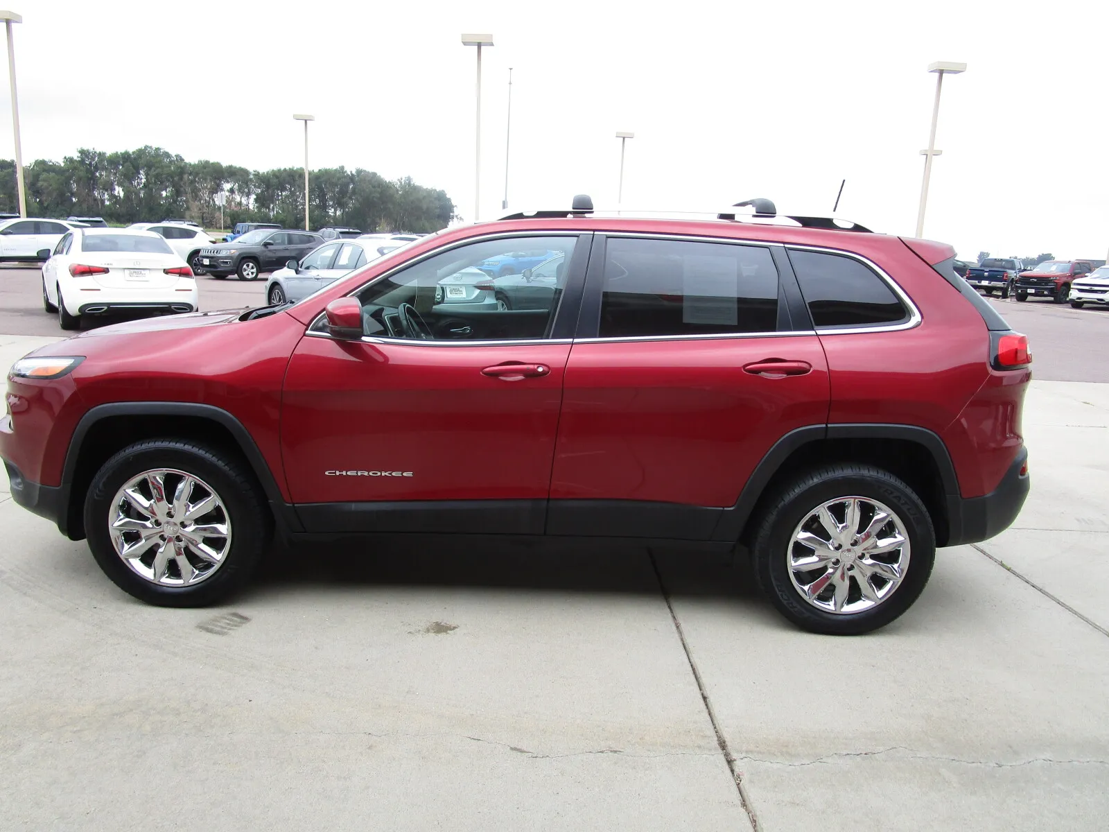 Jeep Cherokee photo 6