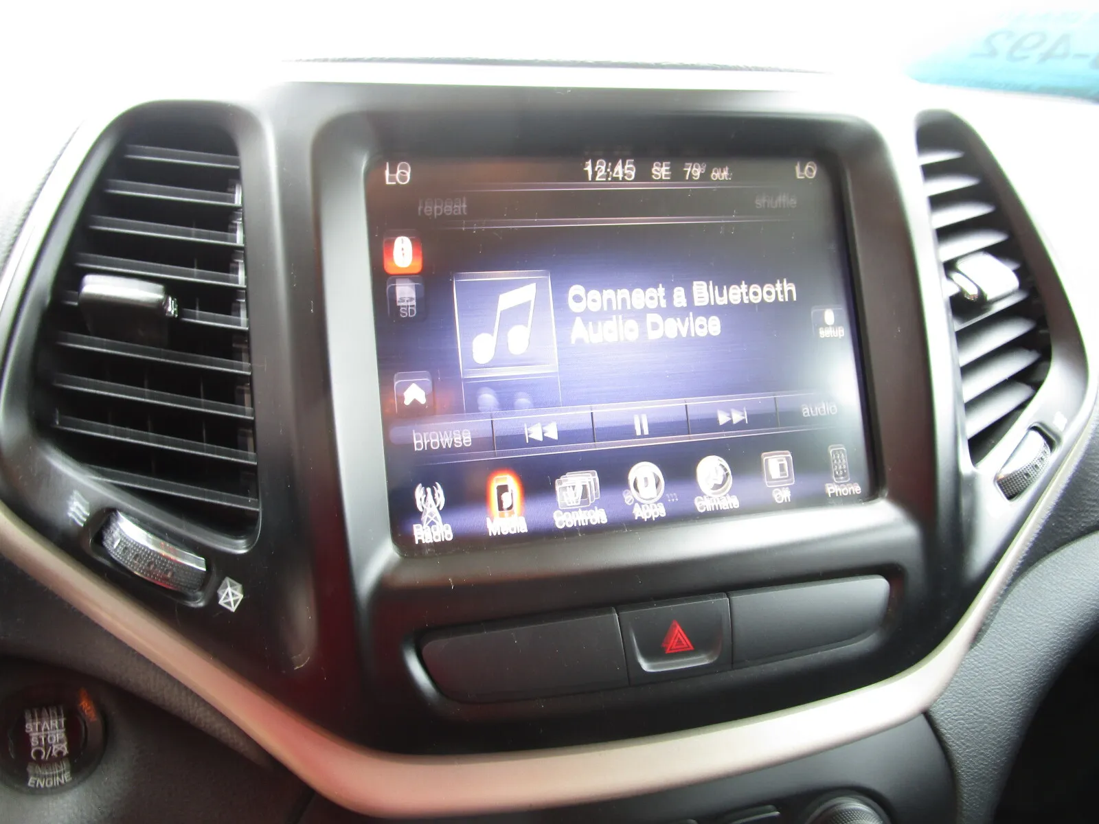 Jeep Cherokee photo 17