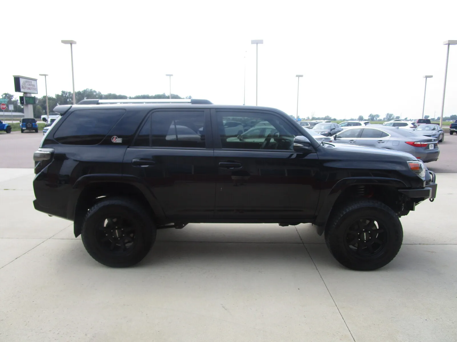 Toyota 4Runner photo 8