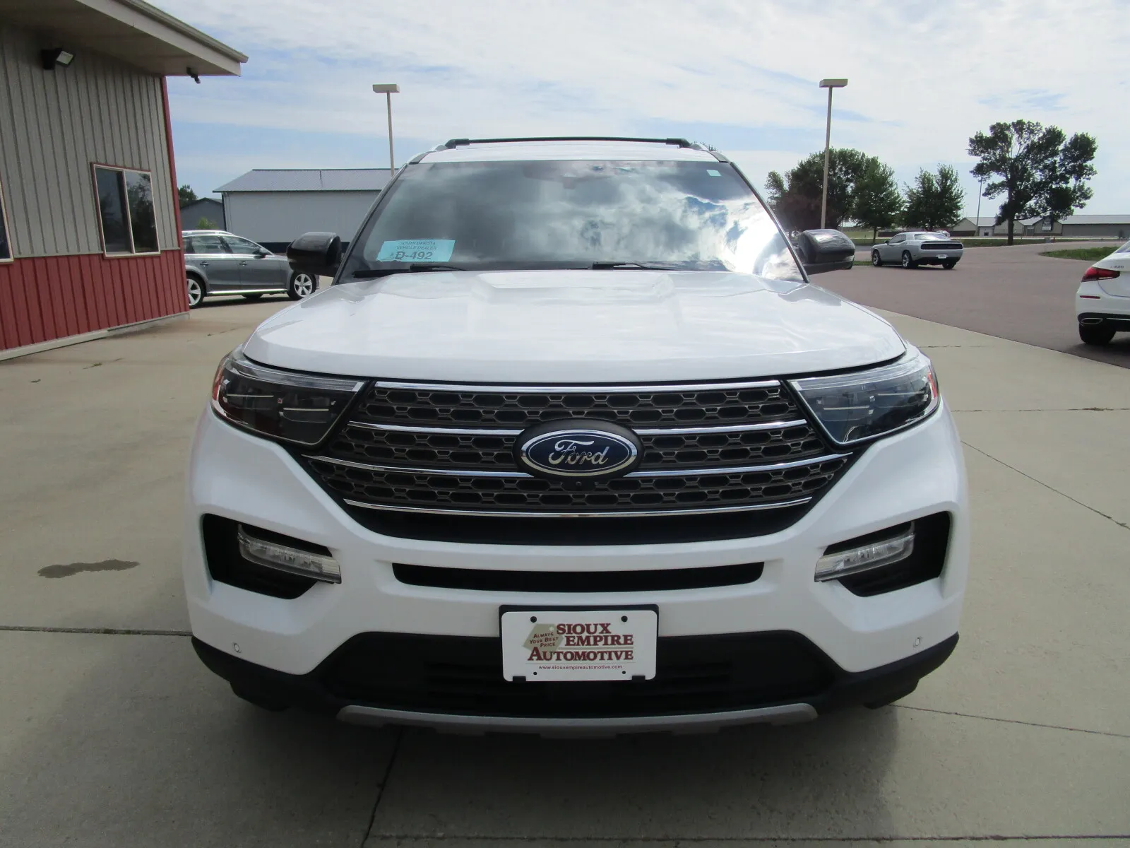 Ford Explorer photo 2