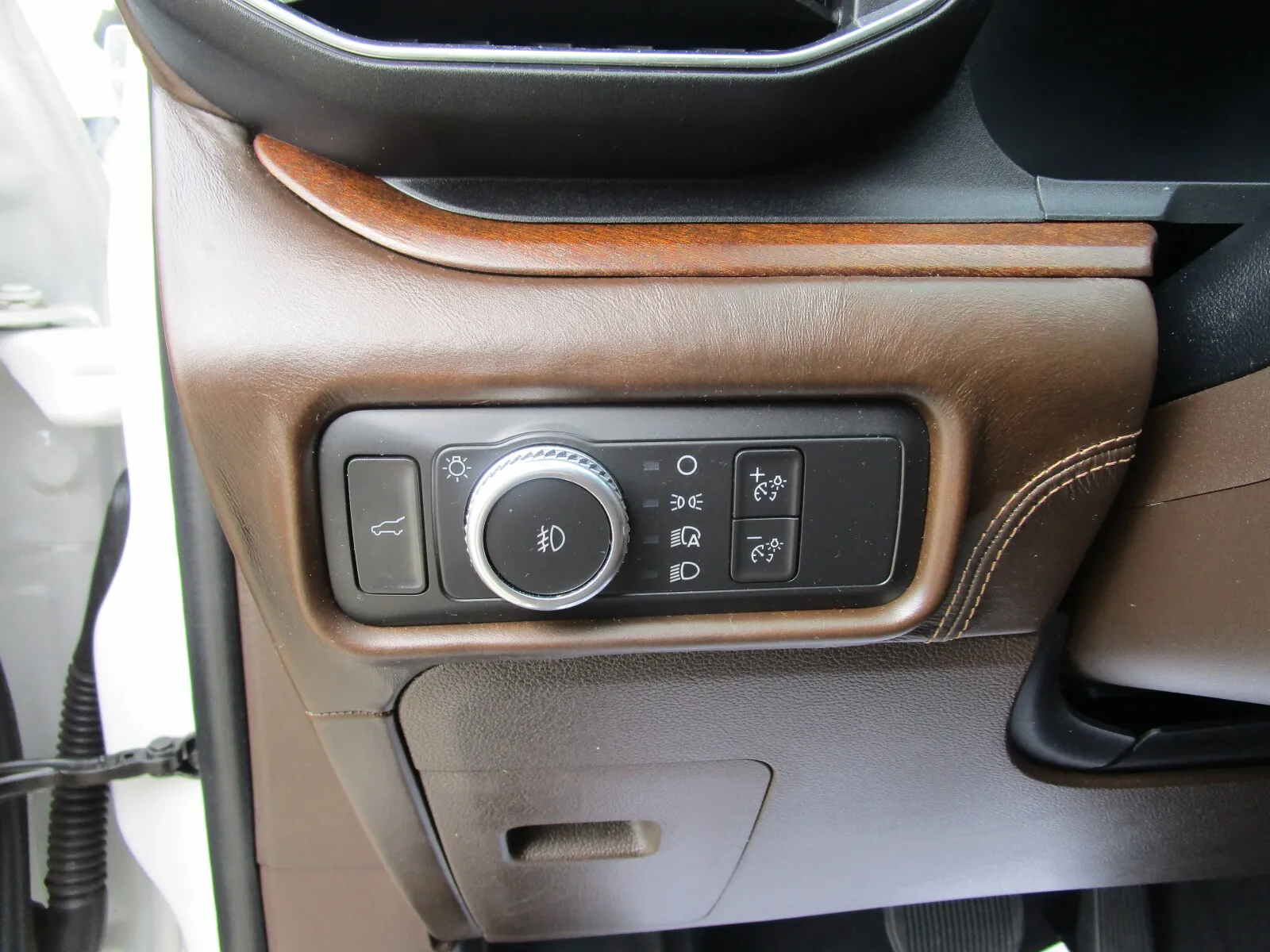 Ford Explorer photo 14