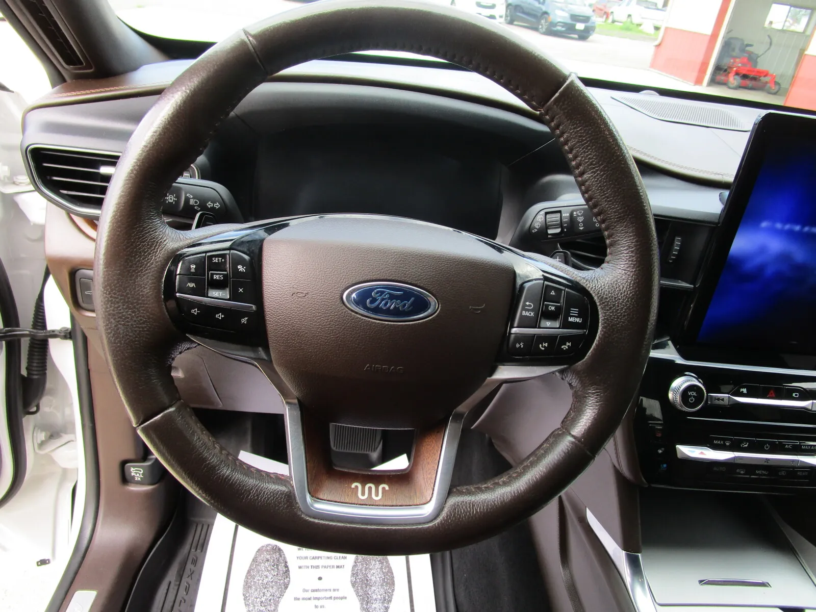 Ford Explorer photo 13