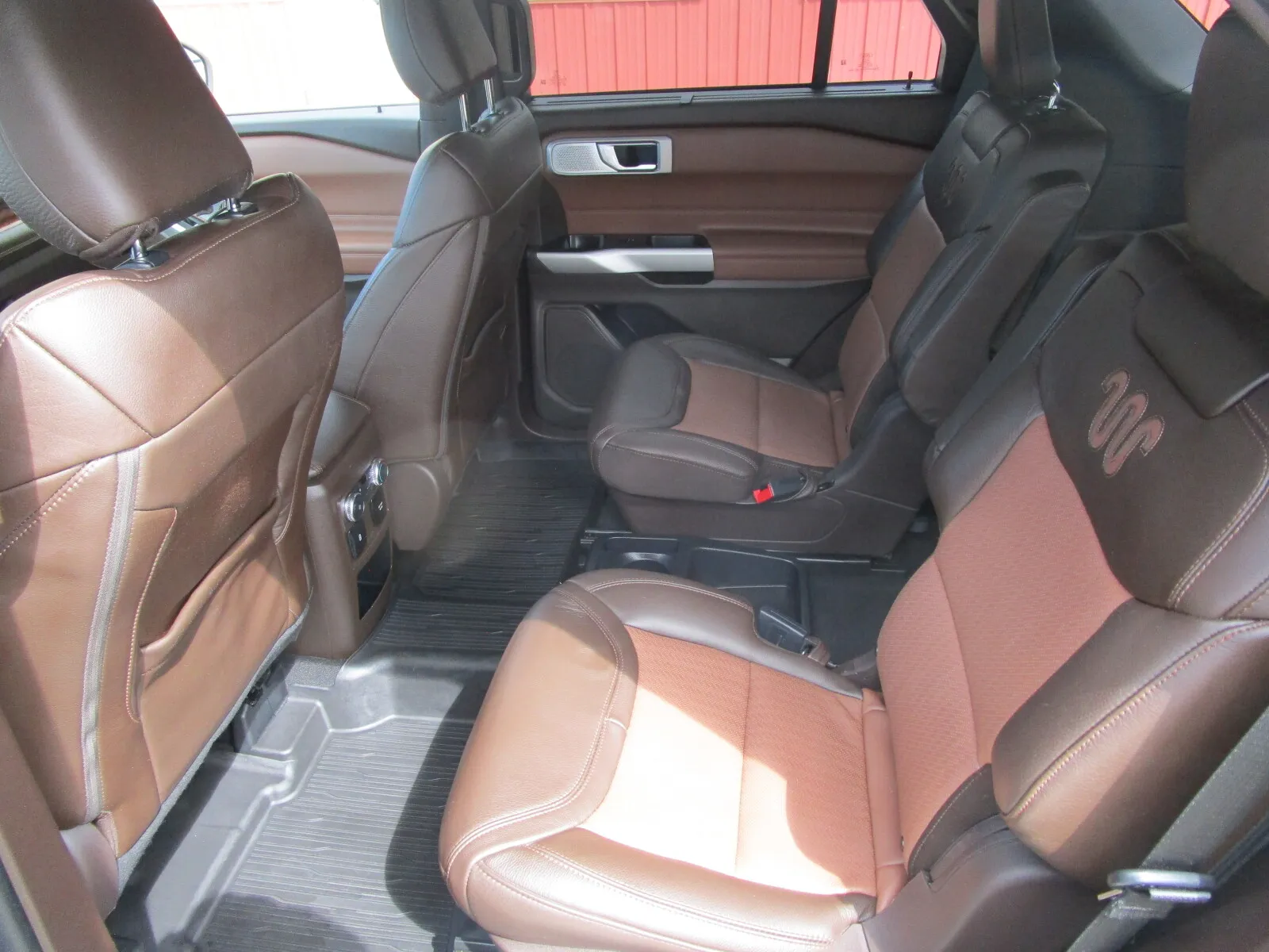 Ford Explorer photo 20