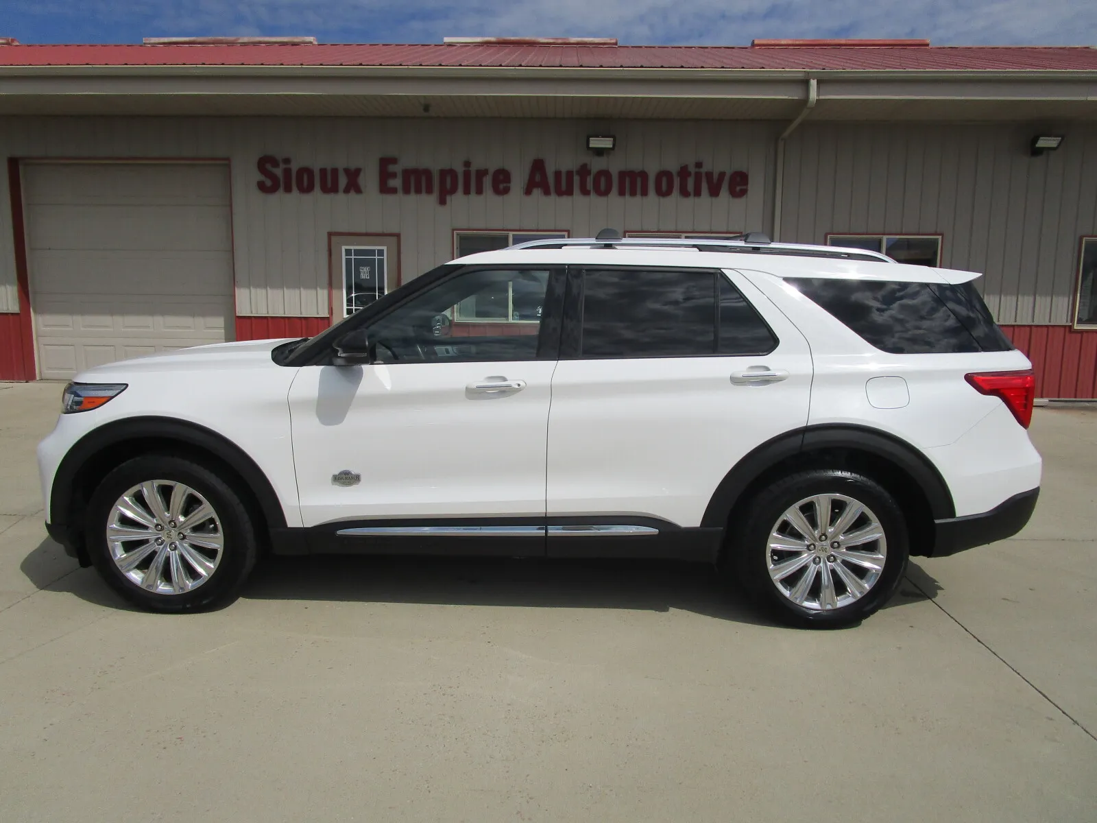 Ford Explorer photo 4