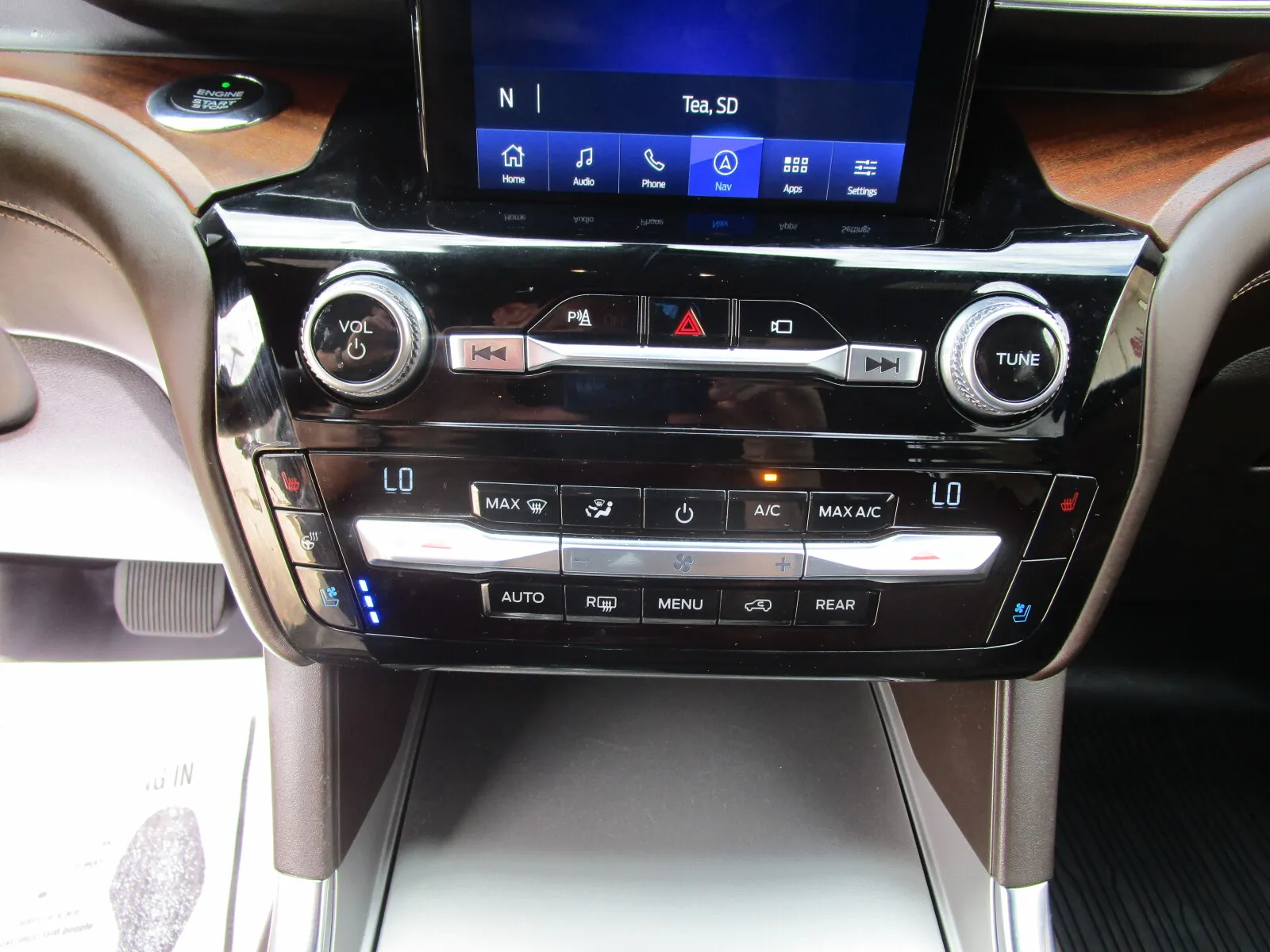 Ford Explorer photo 15