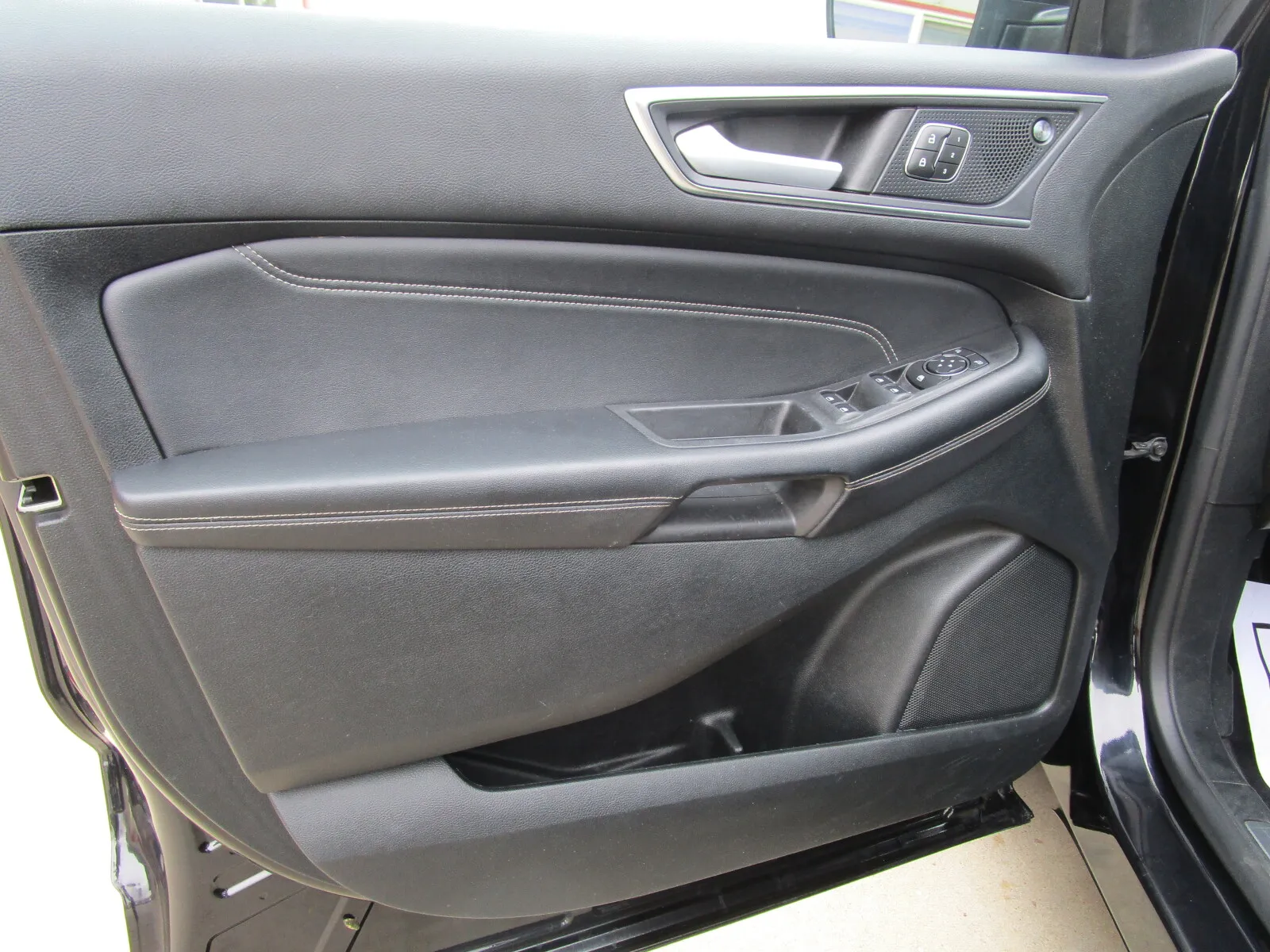 Ford Edge photo 10