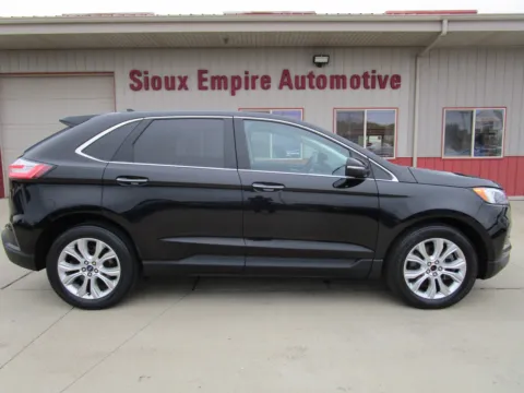 Photos of 2022 FORD Edge Titanium for sale in Tea, SD at Sioux Empire Automotive