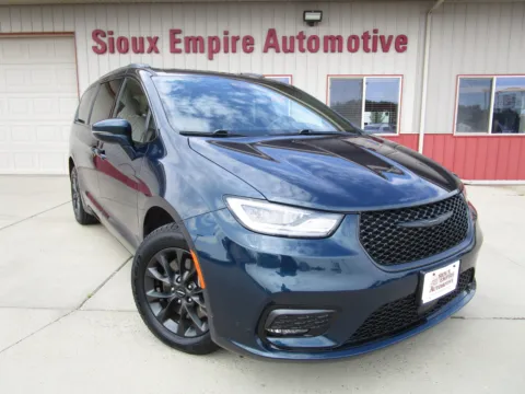 Blue 2021 CHRYSLER Pacifica Touring L for sale in Tea, SD