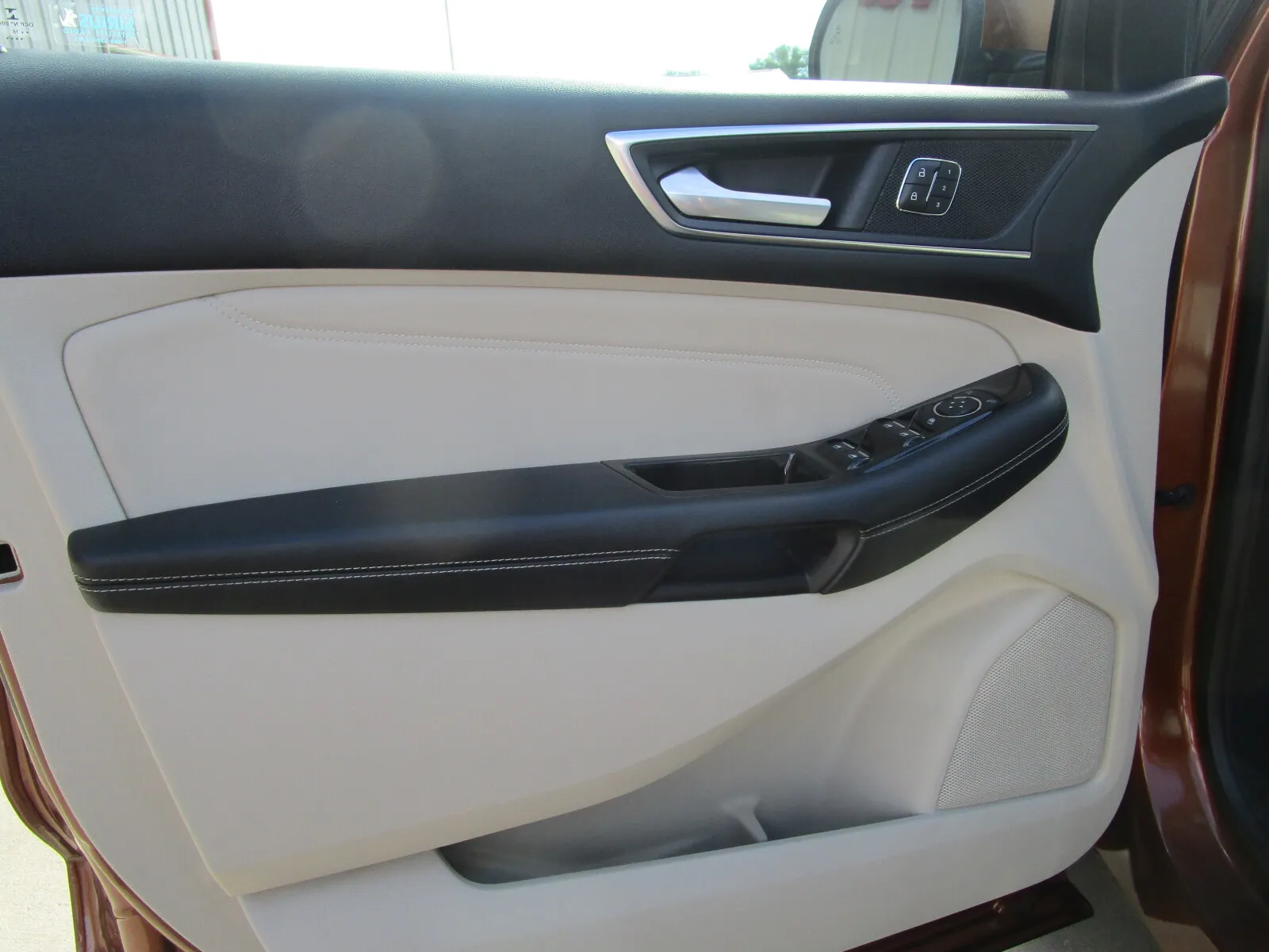 Ford Edge photo 10