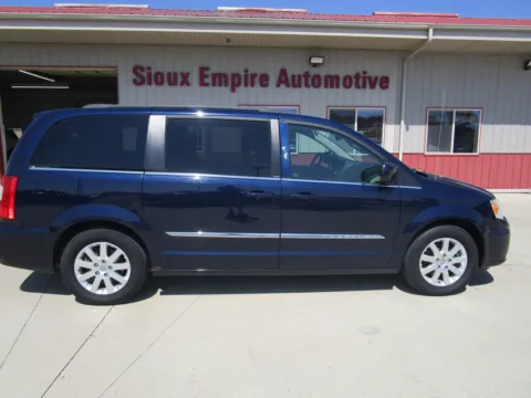 Photos of 2014 CHRYSLER TOWN & COUNTRY Touring for sale in Tea, SD at Sioux Empire Automotive