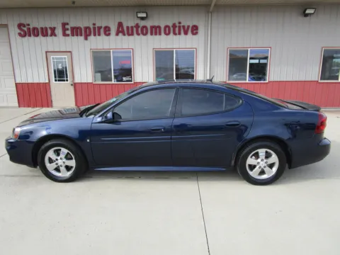 More photos of 2007 PONTIAC GRAND PRIX at Sioux Empire Automotive, SD