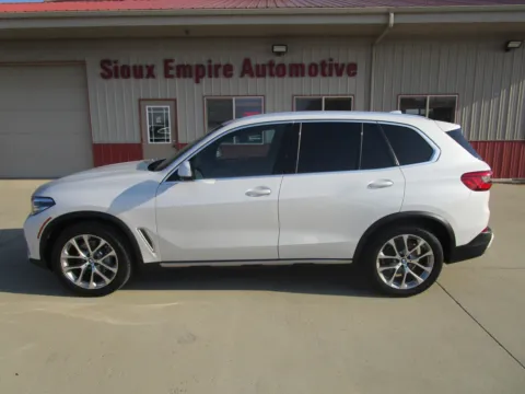 More photos of 2020 BMW X5 40i at Sioux Empire Automotive, SD