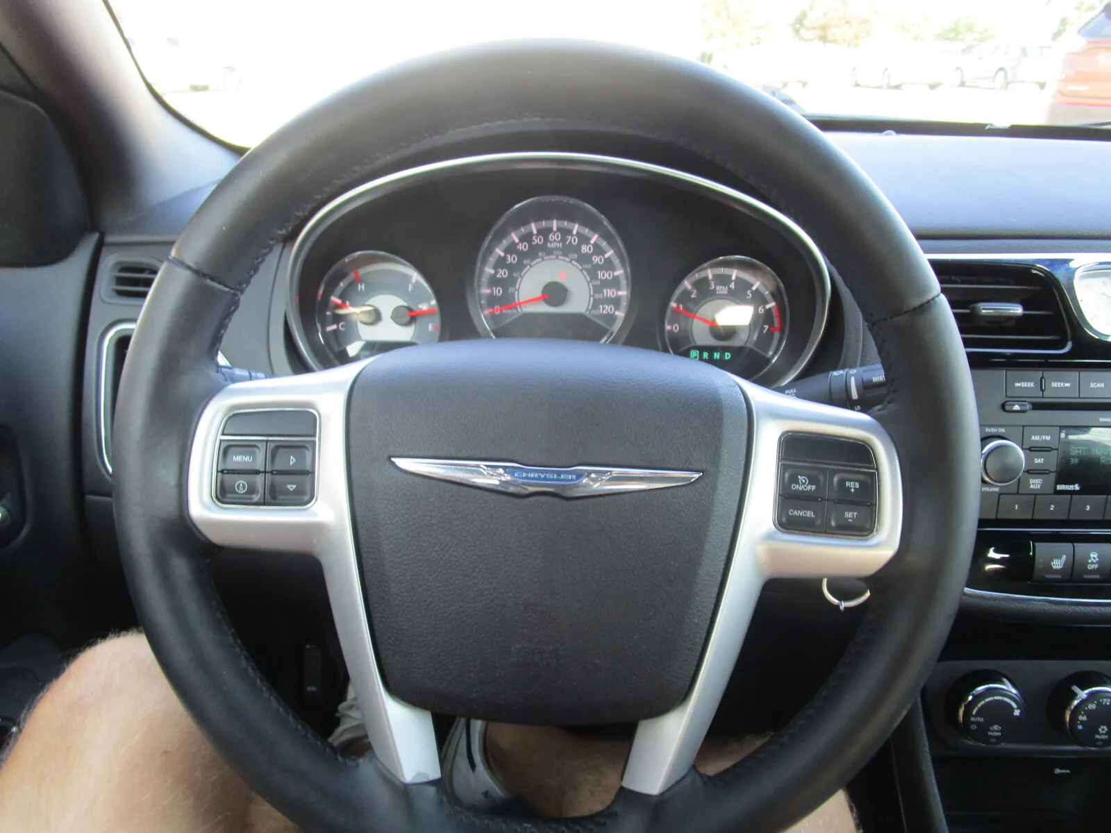 Chrysler 200 photo 13
