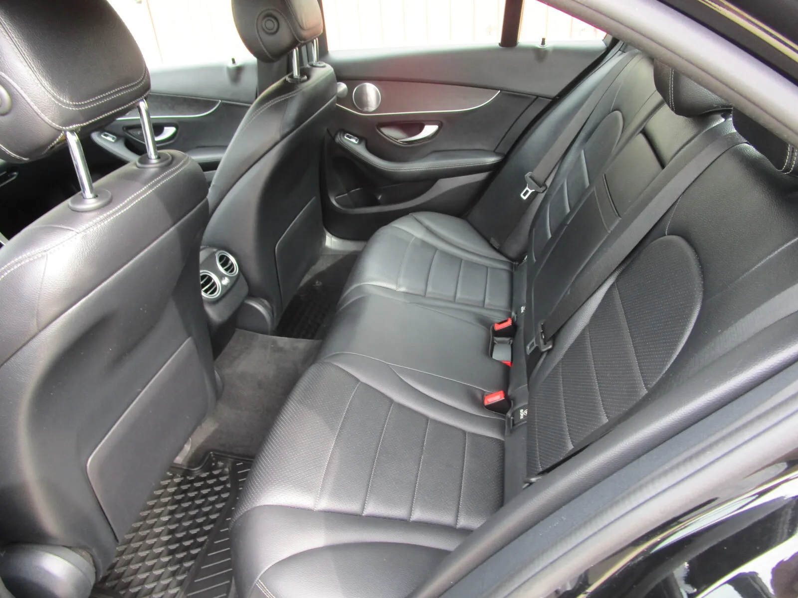Mercedes-Benz C-Class photo 17