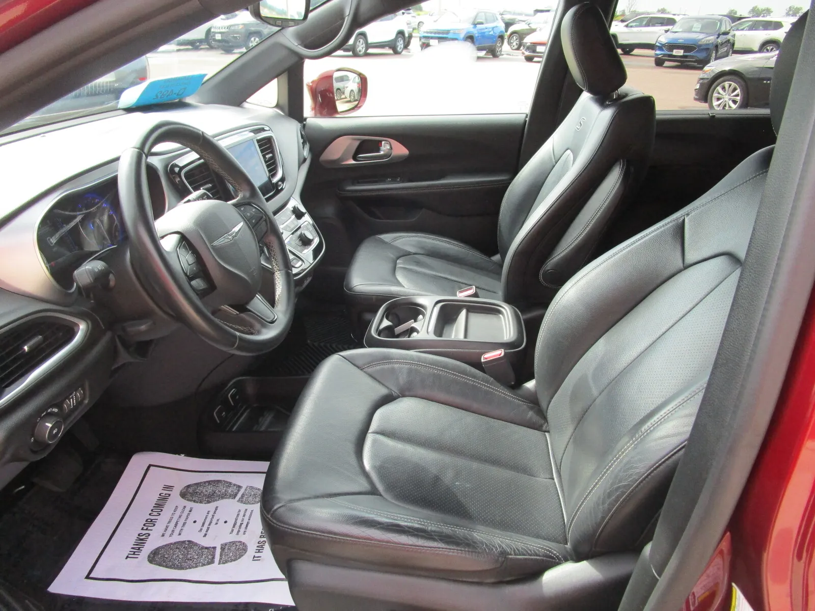 Chrysler Pacifica photo 12