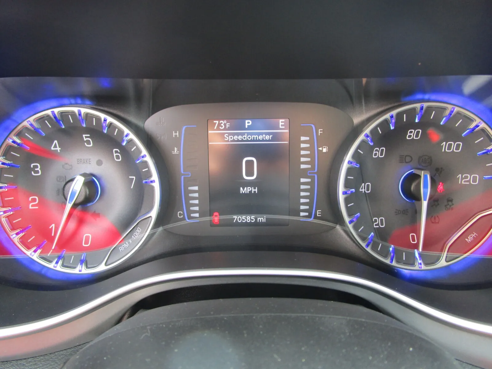Chrysler Pacifica photo 17